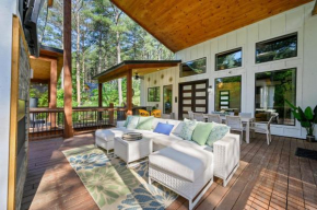 LUXE Privacy at Gorgeous Broken Bow Cabin Home